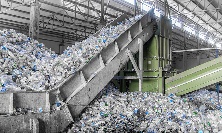 How's promising will the waste and recycling industry growth in 2023 ?